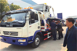 金乡汽车道路救援拖车价格